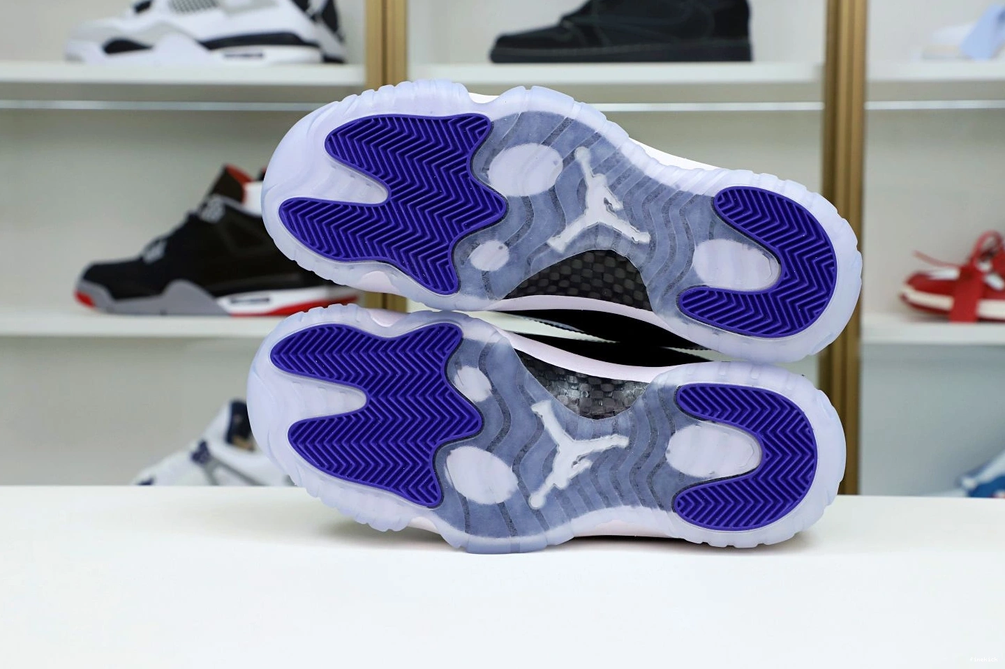 11 AIR JORDAN 2018 RETRO 'CONCORD' 0906